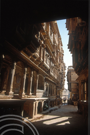 T4260. Street outside a haveli. Jaisalmer. Rajasthan. India. December 1993
