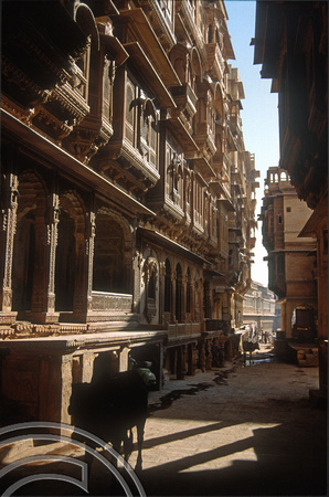 T4261. Street outside a haveli. Jaisalmer. Rajasthan. India. December 1993