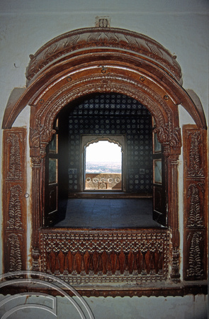 T4272. Window inside a haveli. Jaisalmer. Rajasthan. India. December 1993