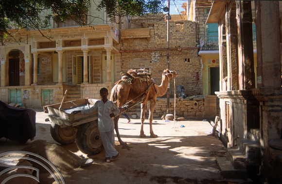 T4290. Man and his camel cart. Jaisalmer. Rajasthan. India. December 1993