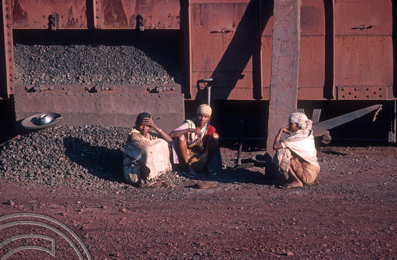 T4407. Women unloading iron ore from railway wagons. Murgao. Goa. India. December 1993.