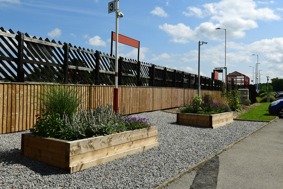 DG353504. New station planters. Mirfield. 3.8.2021.