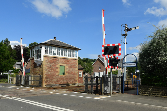 DG353891. Signalbox. Haydon Bridge. 12.8.2021.