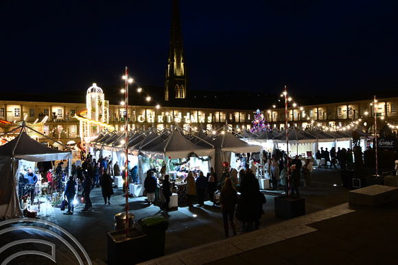 DG433285. Christmas market. The Piece Hall. Halifax. West Yorkshire. 16.11.2024.