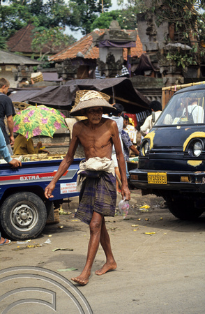 T3978. Old man. Ubud. Bali. Indonesia. 1992.