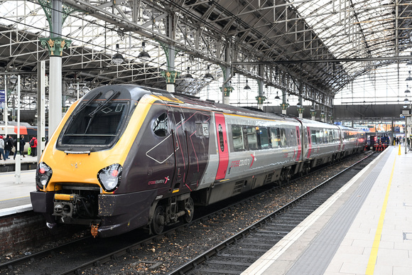 DG433381. 220031. Manchester Piccadilly. 19.11.2024.