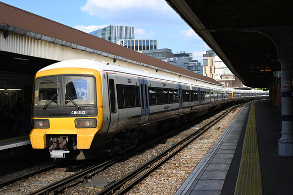 DG416708. 465182. 2S48. 1640 London Charing Cross to Sevenoaks. Waterloo East. 9.5.2024.