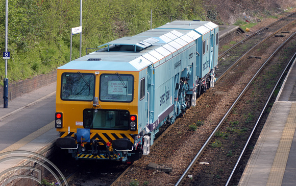 DG00482. DR77342. Crouch Hill. 16.4.04