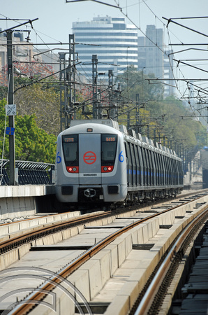 DG76111. Blue line metro. Ramakrishna Ashram Marg. Delhi. India. 9.3.11.