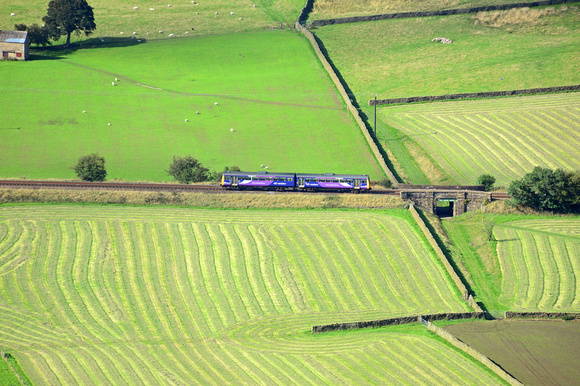DG192563. Northern Class 142. Edale. 7.9.14.