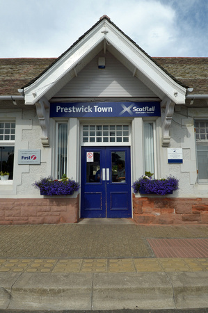 DG186691. Entrance. Prestwick Town. 18.7.14.