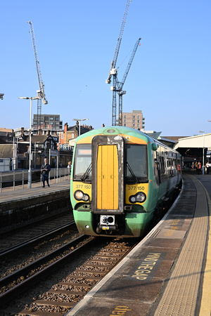 DG416473. 377150. 2F03. 0628 London Bridge to London Victoria. Clapham Junction. 9.5.2024.