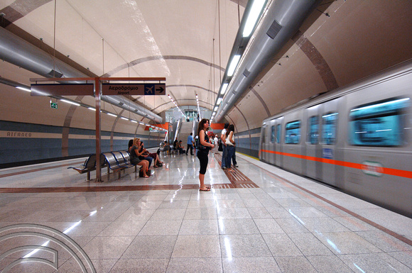 FDG05926. Egaleo terminus. Line 3. Athens. Greece. 14.6.07.