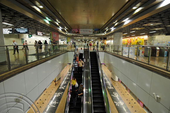 DG36377. Chinatown station MRT. Singapore. 6.10.09.