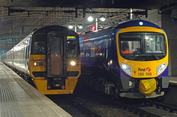 DG05547. 158798. 185108. Manchester Piccadilly. 14.3.06.