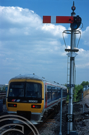 10479. 165002 and GWR semaphore. Greenford. 25.04.2002.