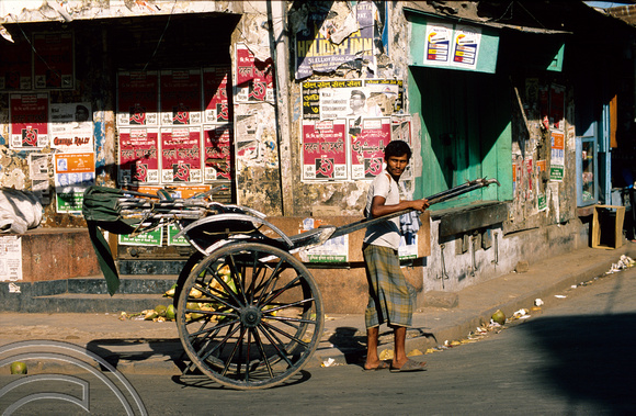 T6773. Rickshaw Puller. Calcutta. India. 1998.