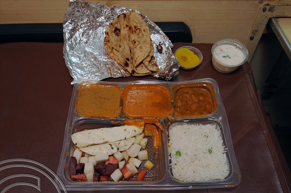 DG76186. Food packaged. Ashram Exp. Delhi Jn. India. 10.3.11.