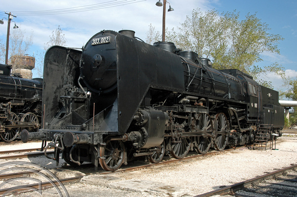 FDG1181. 303 002. Rail museum. Budapest. Hungary. 30.9.04.