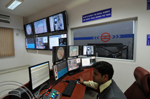 DG76035. Simulator. Shastri Park training centre. Delhi. India 7.3.11.