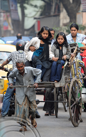 DG70314. Rickshaw. Sudder St. Calcutta. India. 16.12.10