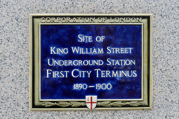 DG179886. Tube station plaque. London. 24.5.14.