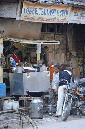 DG69630. Drinks stall. Paharganj. Delhi. India. 8.12.10.