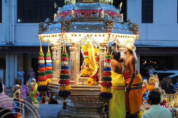 TD26165. Procession.  Sri Mariamman temple. Singapore. 5.10.09.