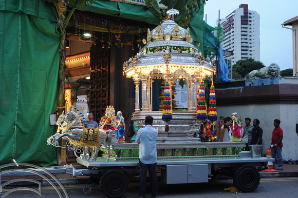 TD26145. Float.  Sri Mariamman temple. Singapore. 5.10.09.