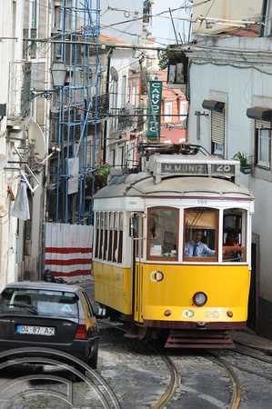 DG53097. Tram 568. Cç. De S. Vicente. Alfama. Lisbon. Portugal. 2.6.10.