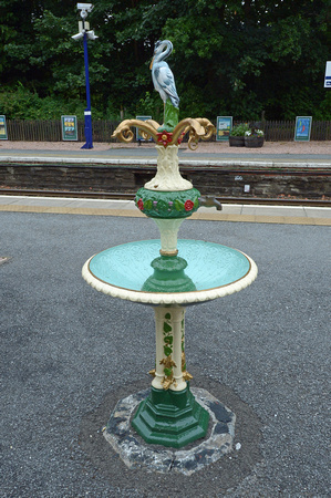 DG186875. Fountain. Pitlochry station. 19.7.14.