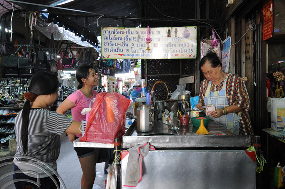 DG105988. Drinks stall. Hualamphong. Bangkok. Thailand. 3.3.12.