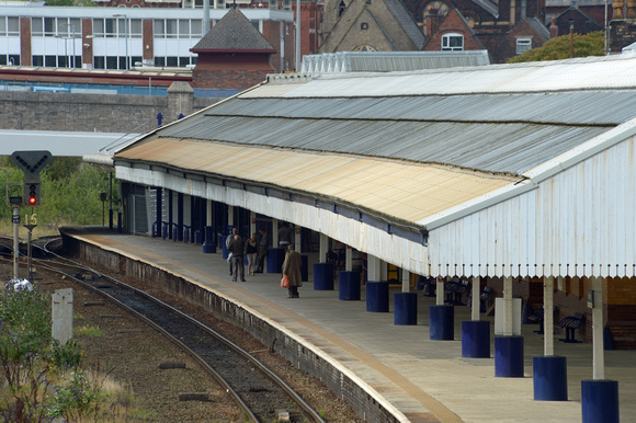 DG191592. Platform 3. Bolton. 27.8.14.