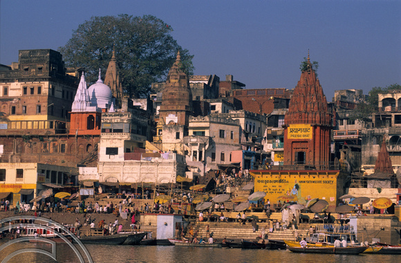 T6834. Prayagi Ghat. Varanasi. Uttar Pradesh. India. 1998.