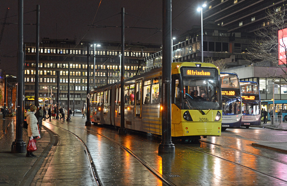 DG202677. Tram 3018. Piccadilly Gardens. Manchester Piccadilly. 16.12.14