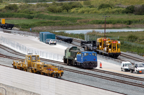 DG01281. Track laying depot. CTRL. Swanscombe. 29.6.04.