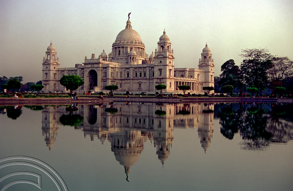T3236. Victoria memorial. Calcutta. India. 1992.