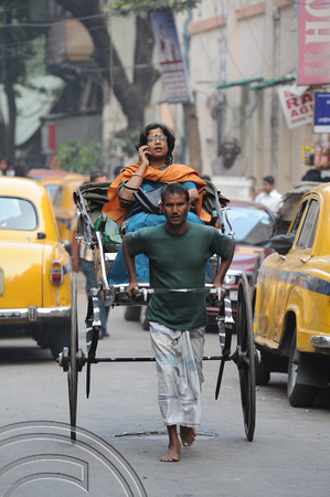 DG70313. Rickshaw. Sudder St. Calcutta. India. 16.12.10