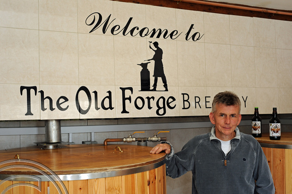 DG82256. Alan Watkins at the Old Forge Brewery. 21.5.11.