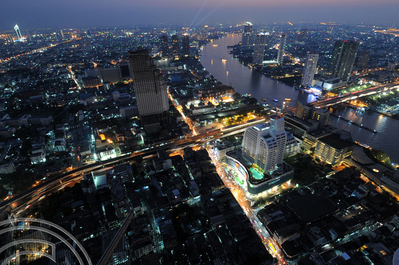 TD11029. Bangkok at night. Thailand. 25.1.09.
