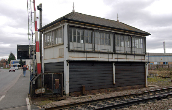 DG02690. Cheltenham Spa signalbox. 11.3.05.