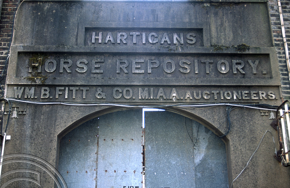 T15579. Old sign in the city centre. Limerick. Ireland. 14.06.2003