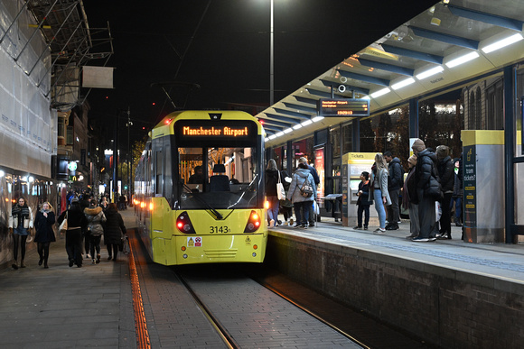 DG433124. Tram 3143. Market St. Manchester. 12.11.2024.