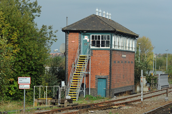 DG96714. Stourbridge Junction signalbox. 14.10.11.