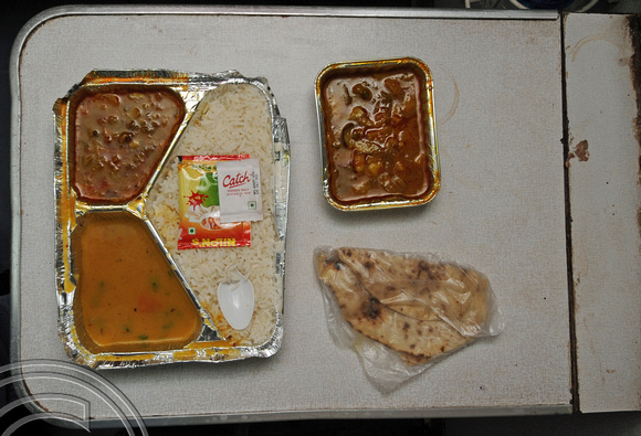 DG70289. On train catering. India. 15.12.10.
