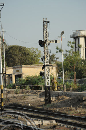DG77183. Lower quadrant semaphore. Viramgam Jn. Gujarat. India. 24.3.11.
