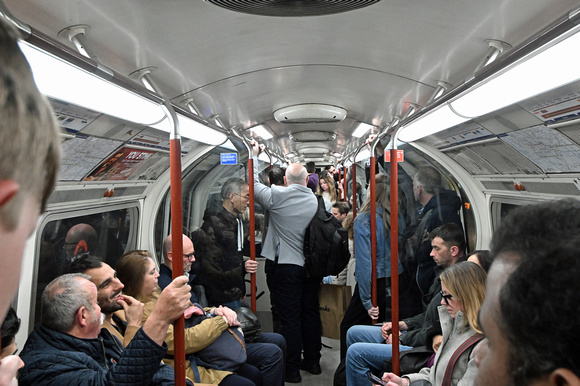 DG443593. Interior. Bakerloo line stock. 8.4.2025.