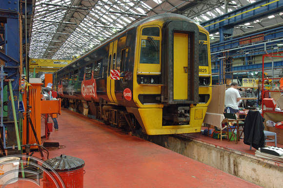 DG04477. 158825. Crewe works open day. 10.9.05.