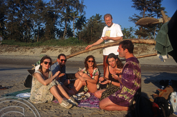 T5548. Lynn. John. Heather and the gang. Arambol. Goa. India. 24th December 1995