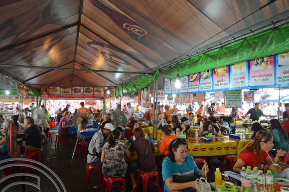 DG204727. Food stalls. Chatuchak Weekend Market. Bangkok. Thailand. 1.2.15